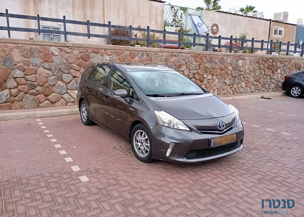 2014' Toyota Prius טויוטה פריוס פלוס photo #2