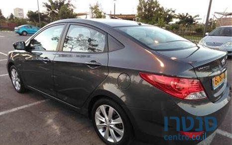 2013' Hyundai i25 יונדאי photo #3