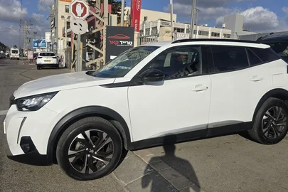 2022' Peugeot 2008 פיג'ו