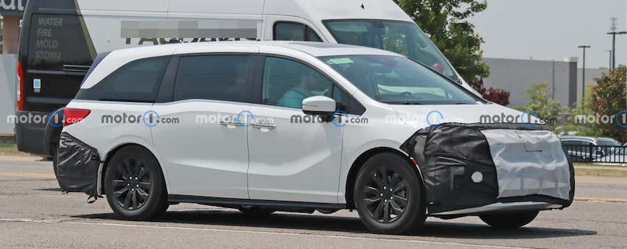 2024 Honda Odyssey Makes Spy Photo Debut, Changes Coming Front And Rear