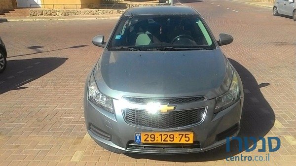 2011' Chevrolet Cruze photo #3