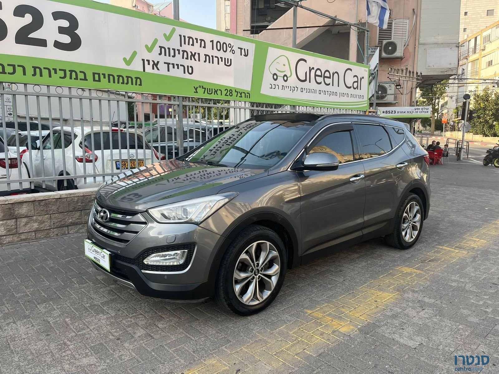 2015' Hyundai Santa Fe photo #6