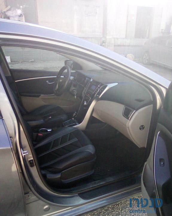 2012' Hyundai i30 יונדאי photo #6