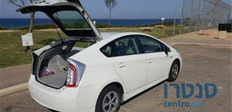 2012' Toyota Prius היברידי photo #2