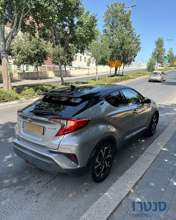 2018' Toyota C-HR טויוטה photo #2