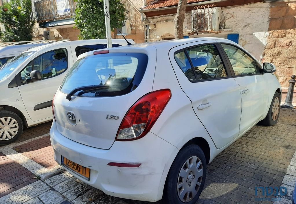 2013' Hyundai i20 יונדאי photo #4
