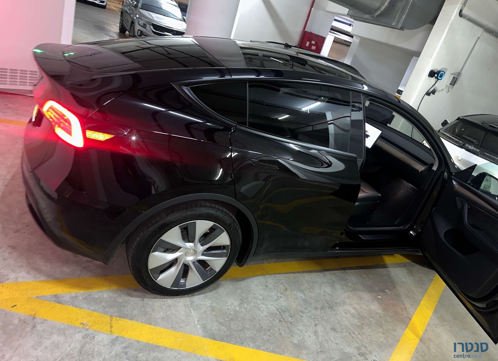 2024' Tesla Model Y טסלה מודל Y photo #1