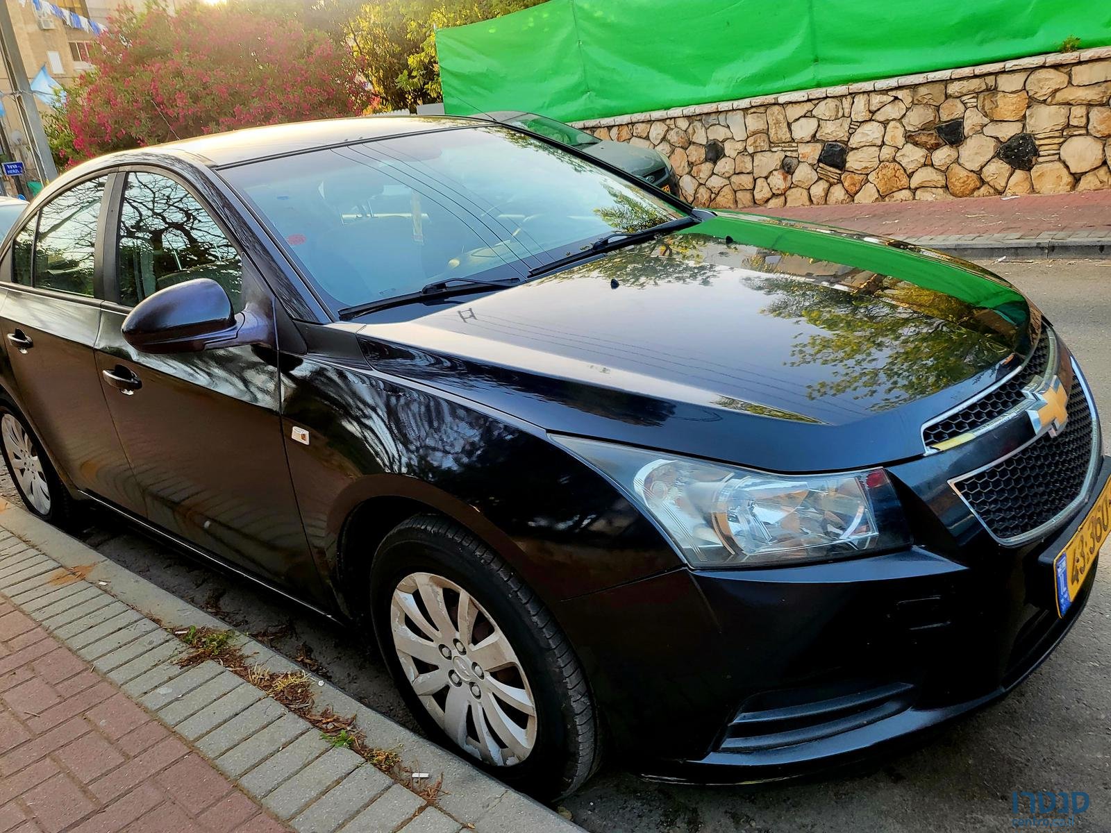 2012' Chevrolet Cruze photo #1
