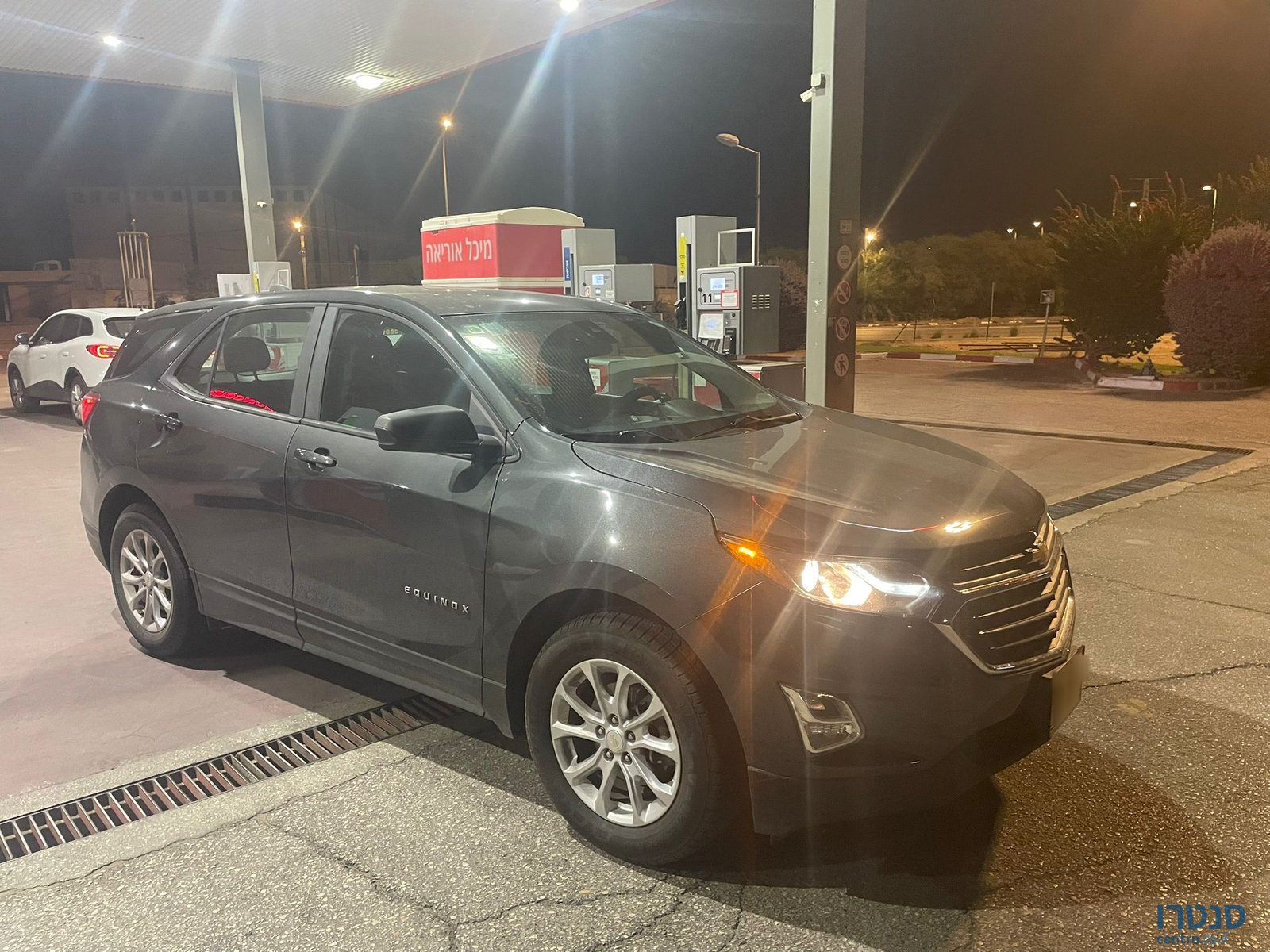 2020' Chevrolet Equinox photo #2