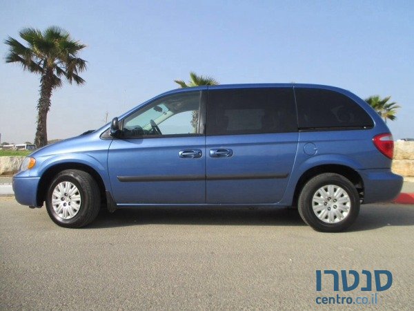 2007' Chrysler Town & Country photo #2