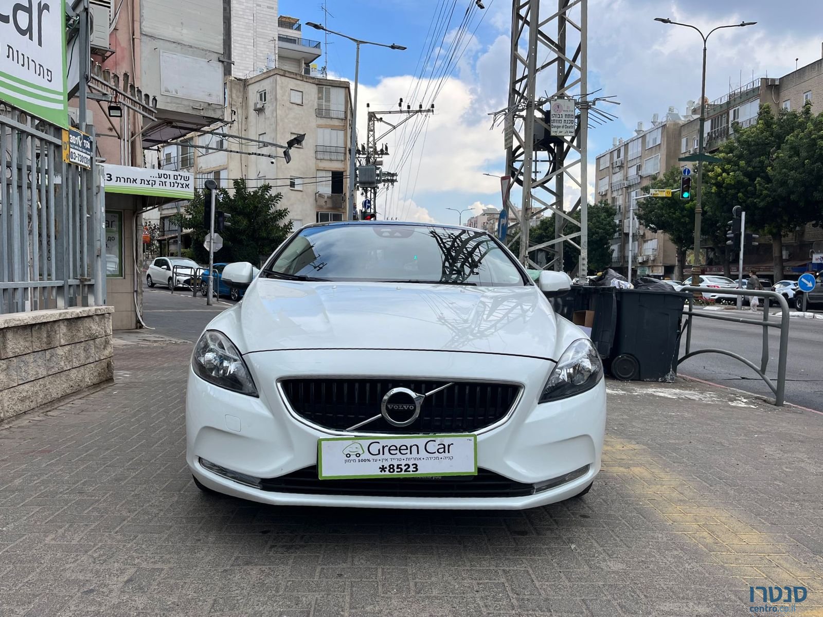 2020' Volvo V40 photo #3