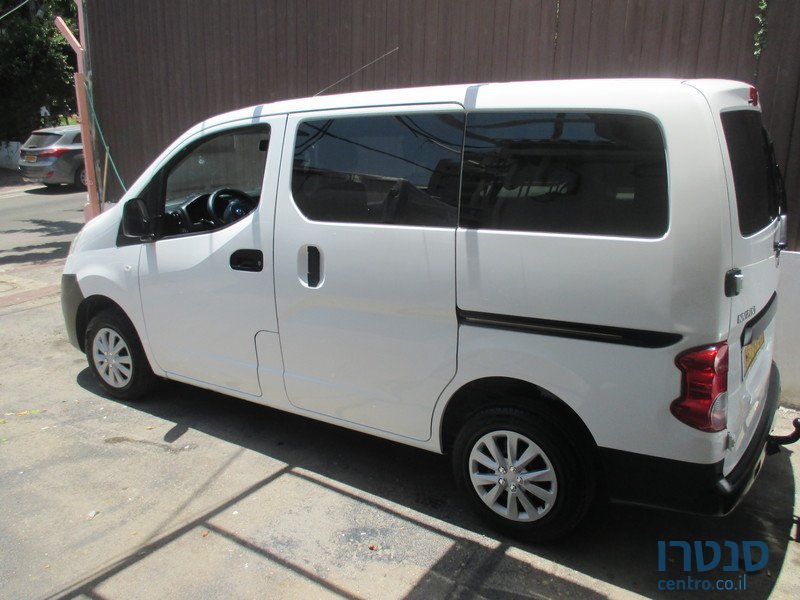2014' Nissan NV 200 photo #2
