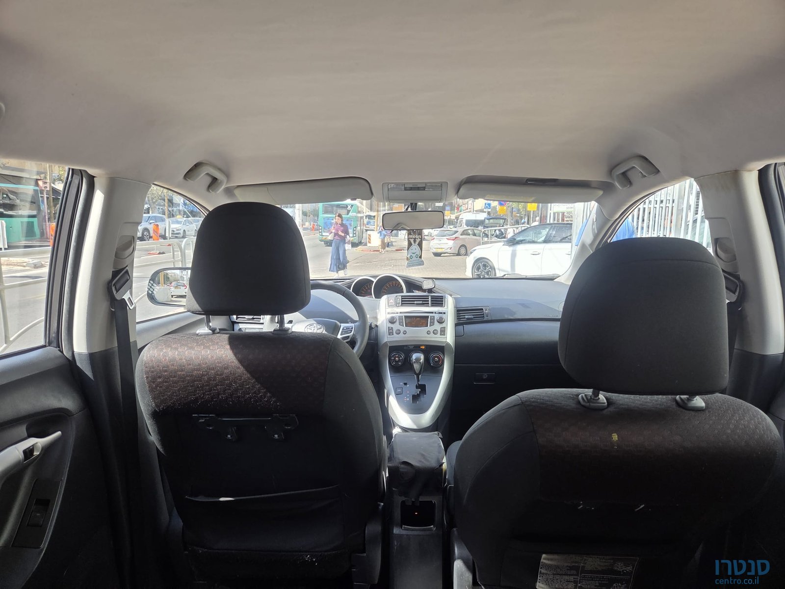 2011' Toyota Verso photo #3