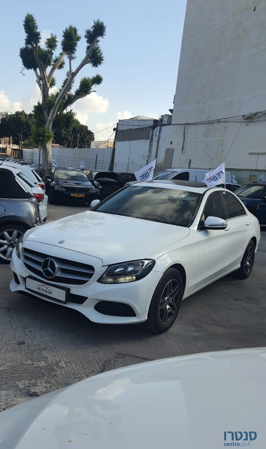 2016' Mercedes-Benz C-Class Taxi photo #2
