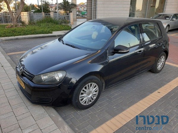2010' Volkswagen Golf photo #1