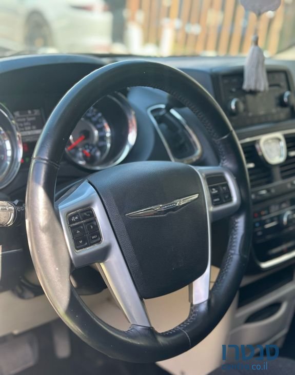 2014' Chrysler Grand Voyager קרייזלר גראנד וויאג'ר photo #4