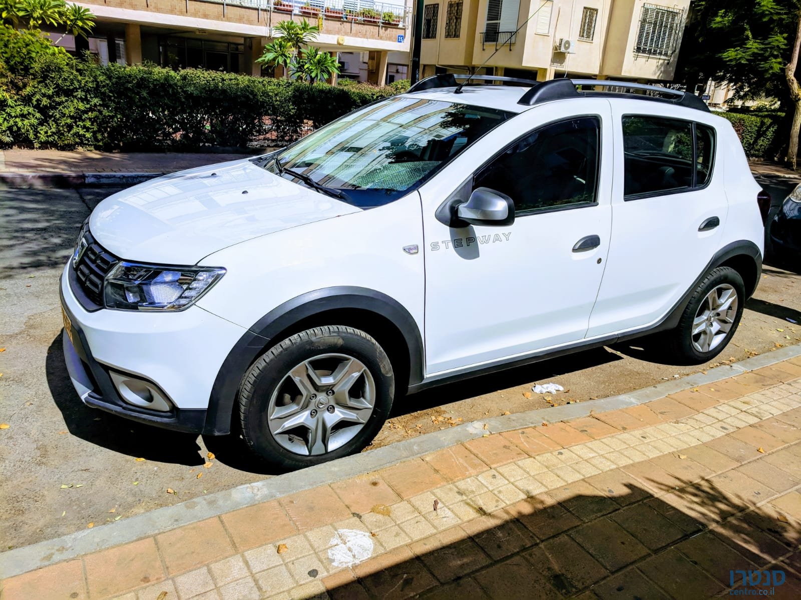 2017' Dacia Sandero photo #2