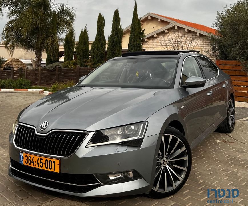 2018' Skoda Superb סקודה סופרב photo #2