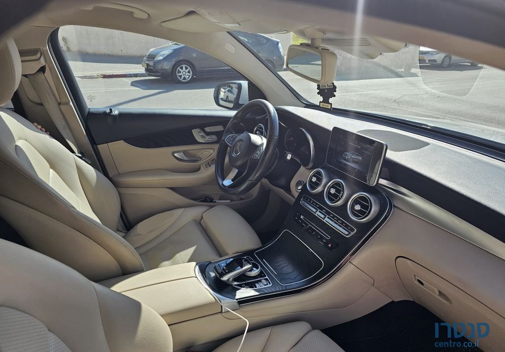 2018' Mercedes-Benz Glc-Class מרצדס photo #3