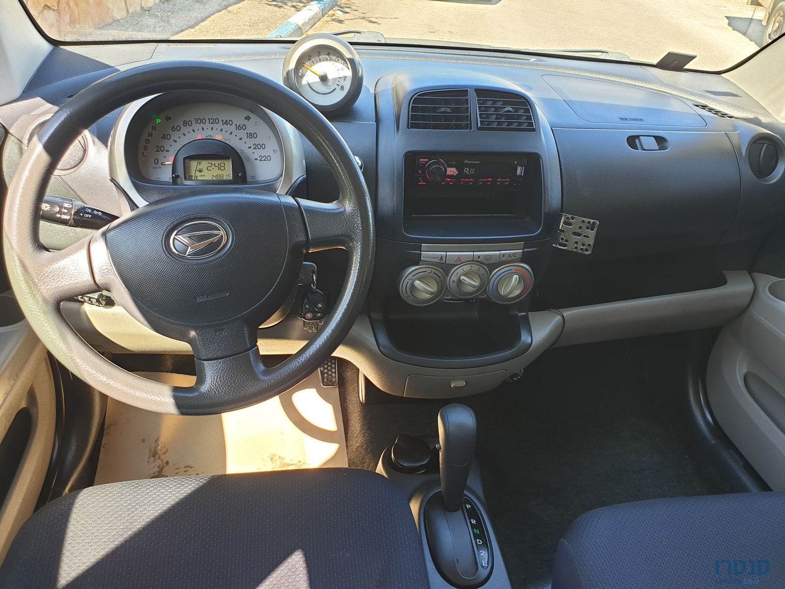 2007' Daihatsu Sirion photo #2