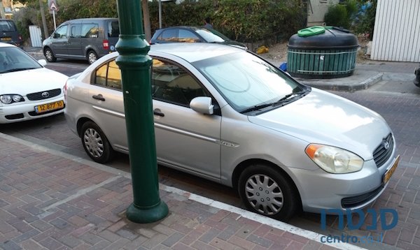 2008' Hyundai Accent photo #3