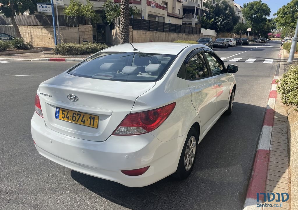 2014' Hyundai i25 יונדאי photo #5