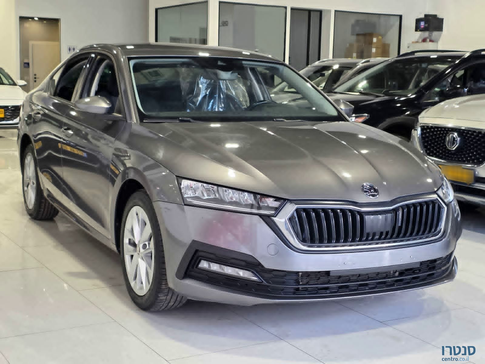 2023' Skoda Octavia photo #2