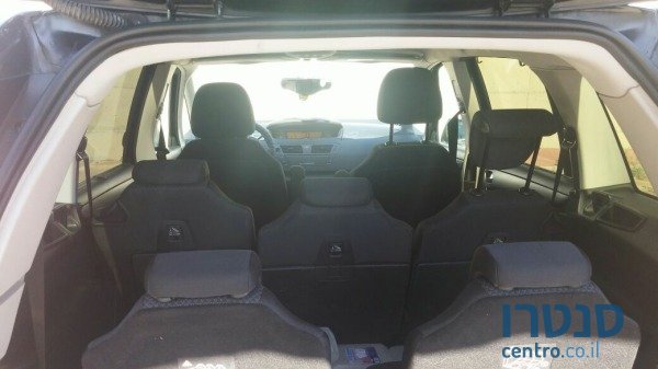 2012' Citroen C4 Picasso photo #4