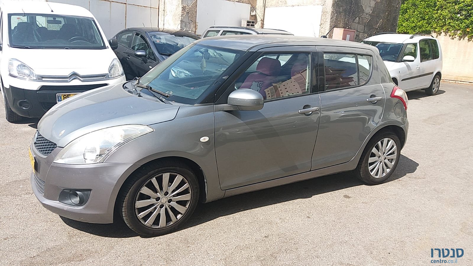 2011' Suzuki Swift photo #1