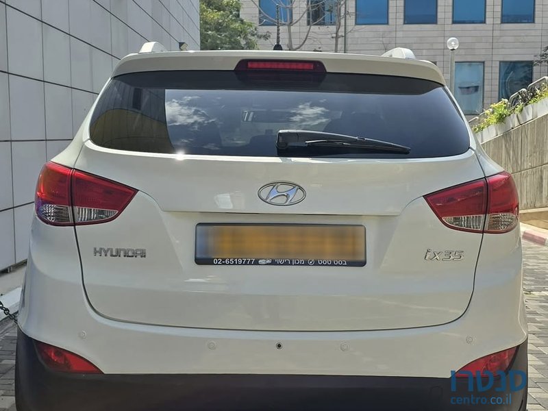 2011' Hyundai ix35 photo #5