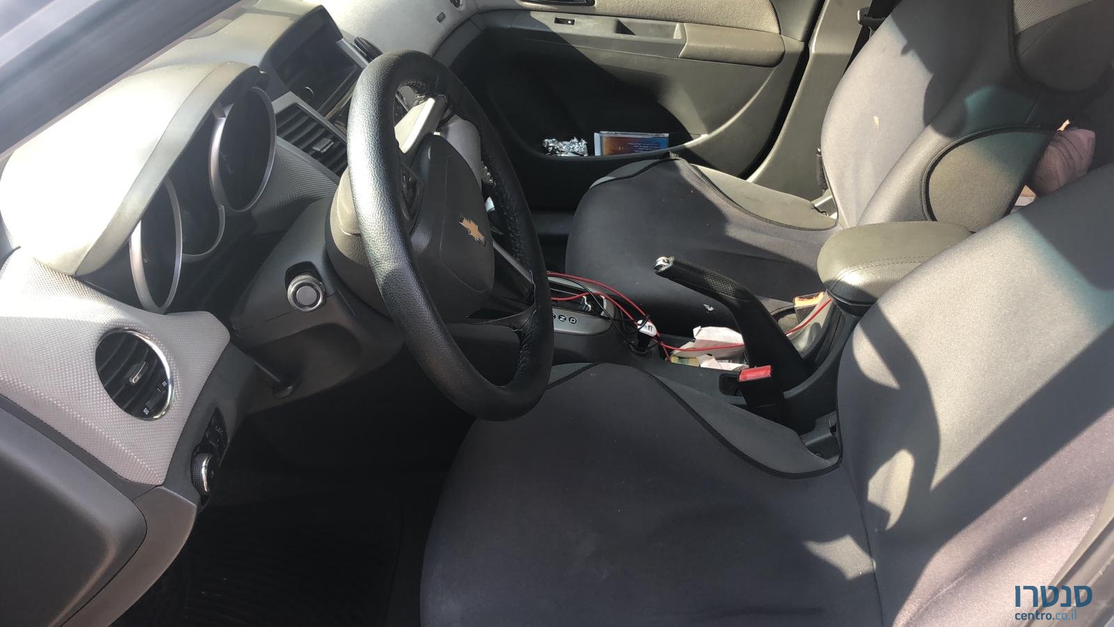 2010' Chevrolet Cruze photo #2