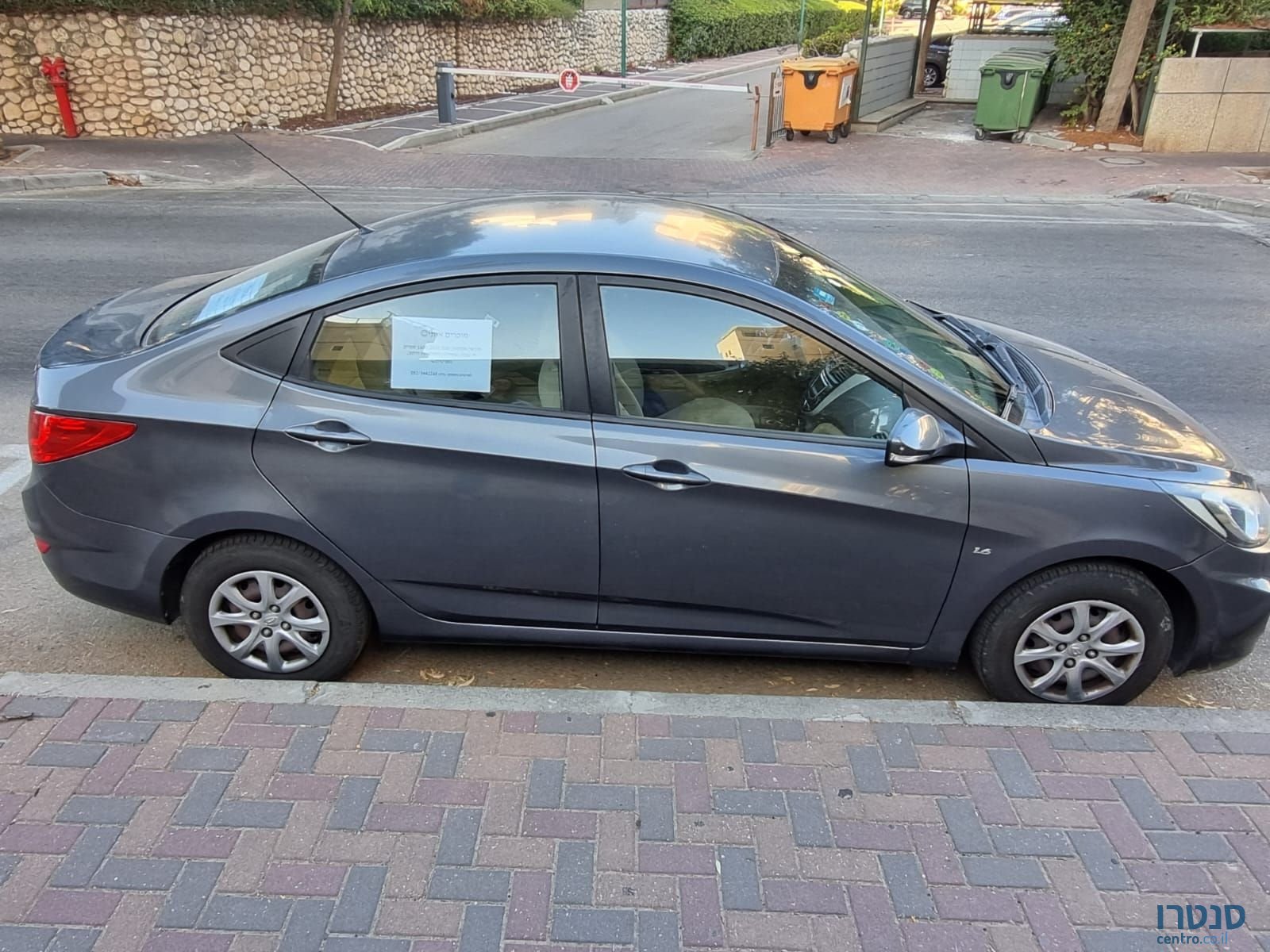 2012' Hyundai i25 יונדאי photo #5