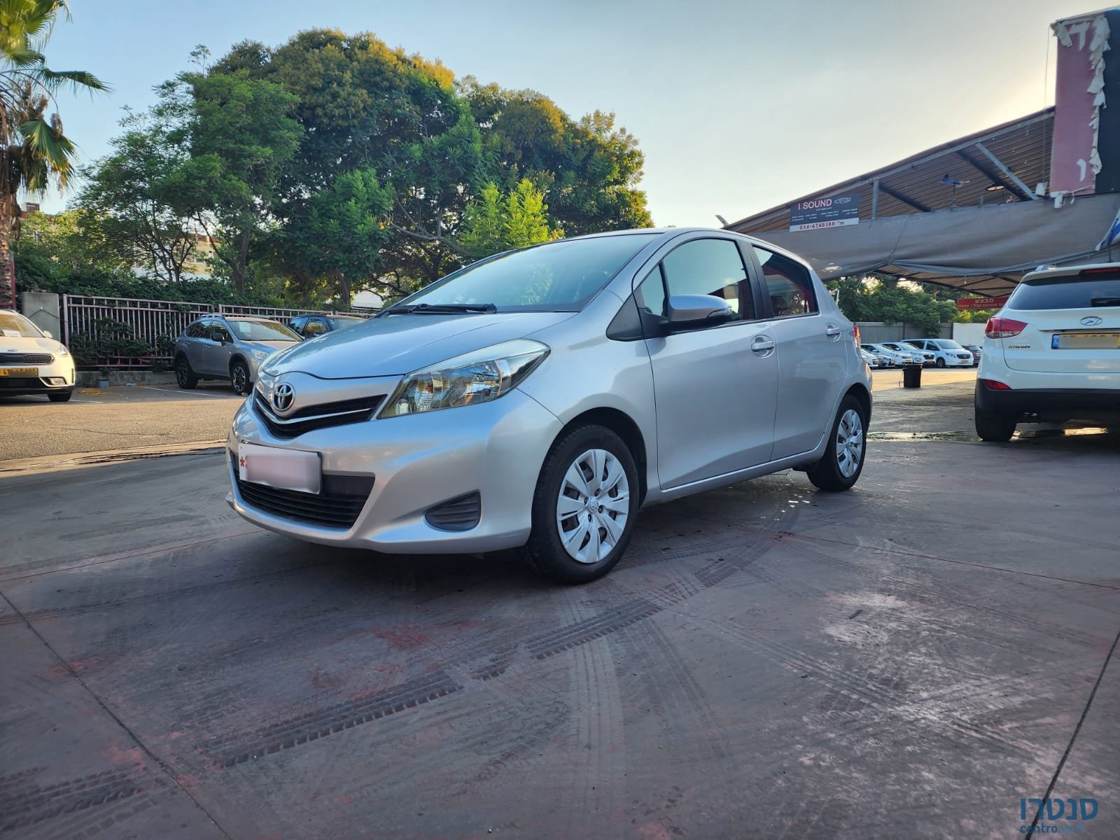 2014' Toyota Yaris photo #7