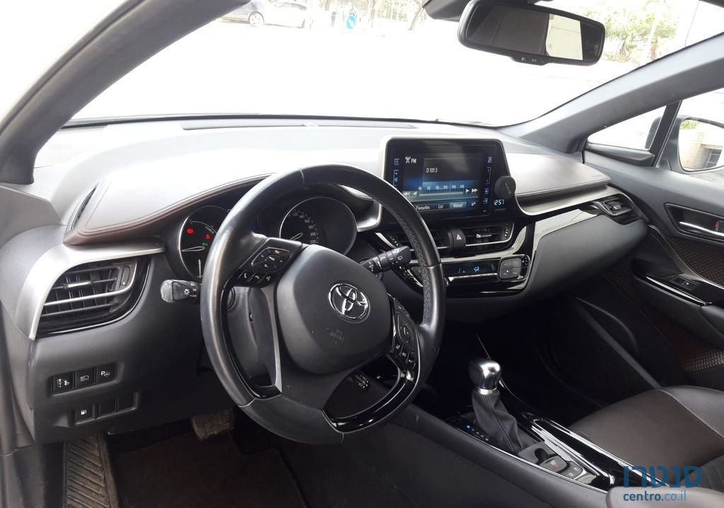 2019' Toyota C-Hr טויוטה photo #4