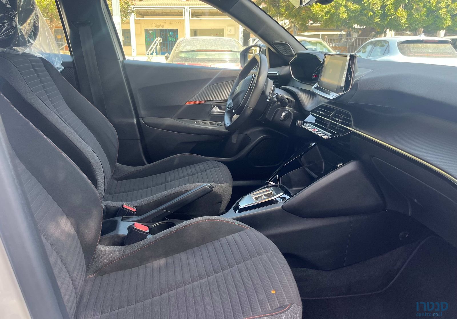 2023' Peugeot 2008 פיג'ו photo #6