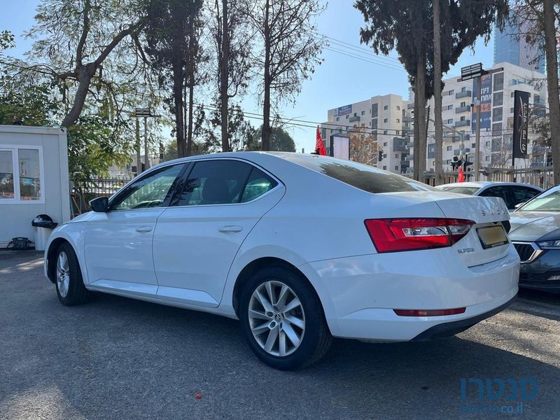 2021' Skoda Superb סקודה סופרב photo #3