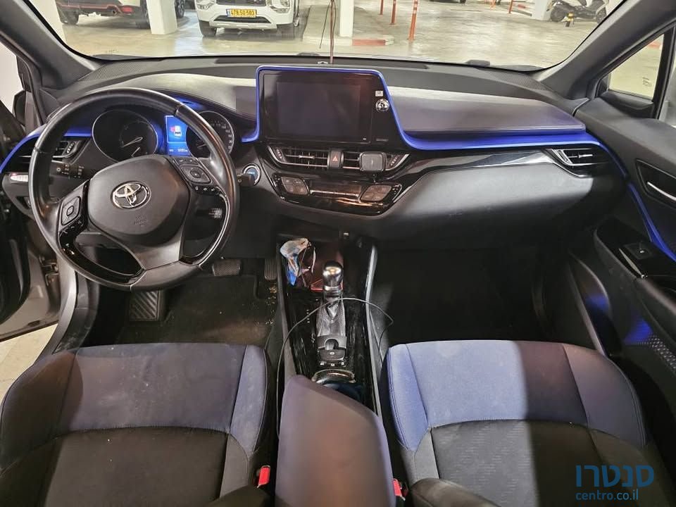 2017' Toyota C-HR טויוטה photo #2
