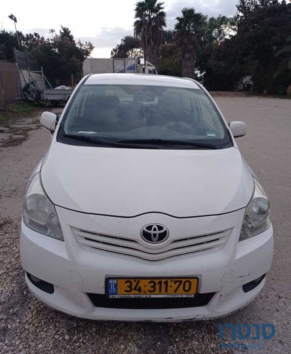 2010' Toyota Verso טויוטה ורסו photo #1