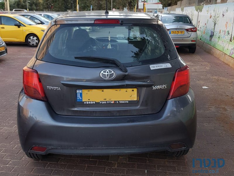 2016' Toyota Yaris טויוטה יאריס photo #3