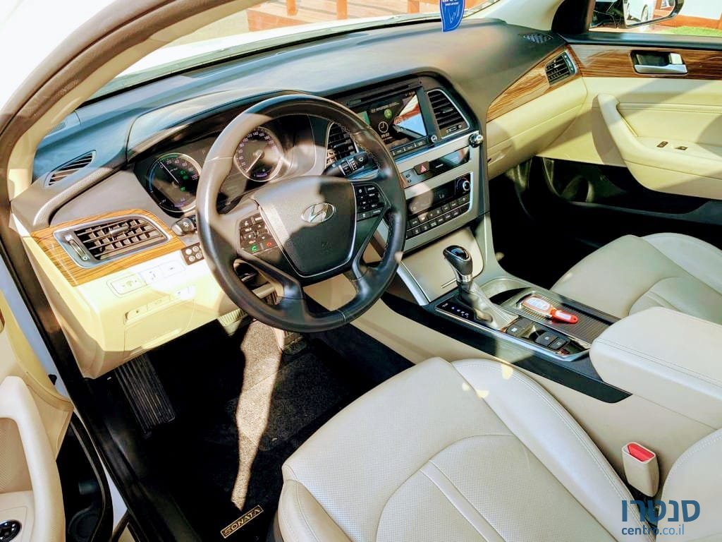 2017' Hyundai Sonata photo #3