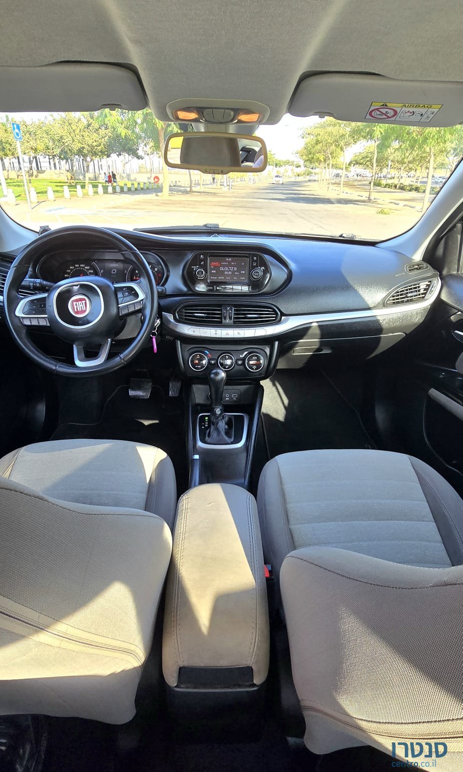 2017' Fiat Tipo photo #3