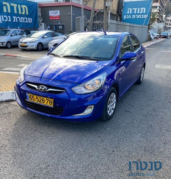 2011' Hyundai i25 יונדאי photo #2