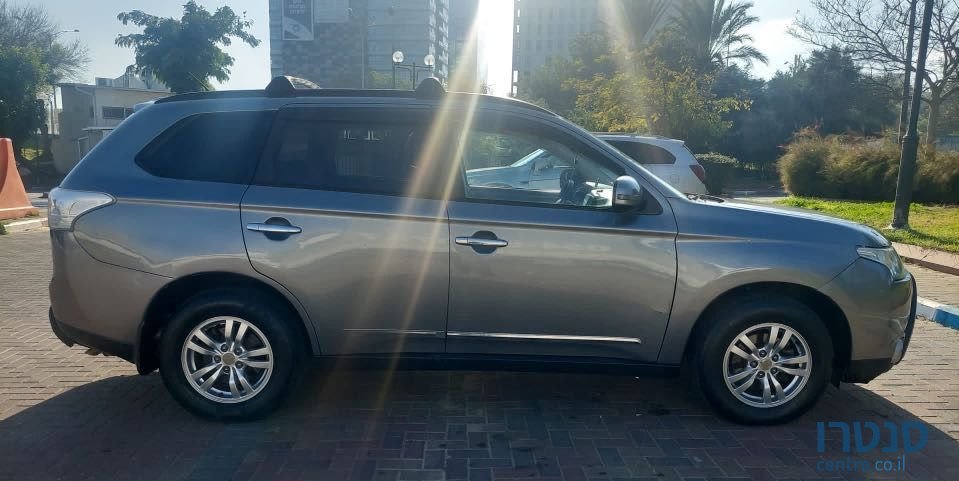 2014' Mitsubishi Outlander מיצובישי אאוטלנדר photo #6