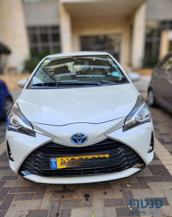 2018' Toyota Yaris טויוטה יאריס photo #1
