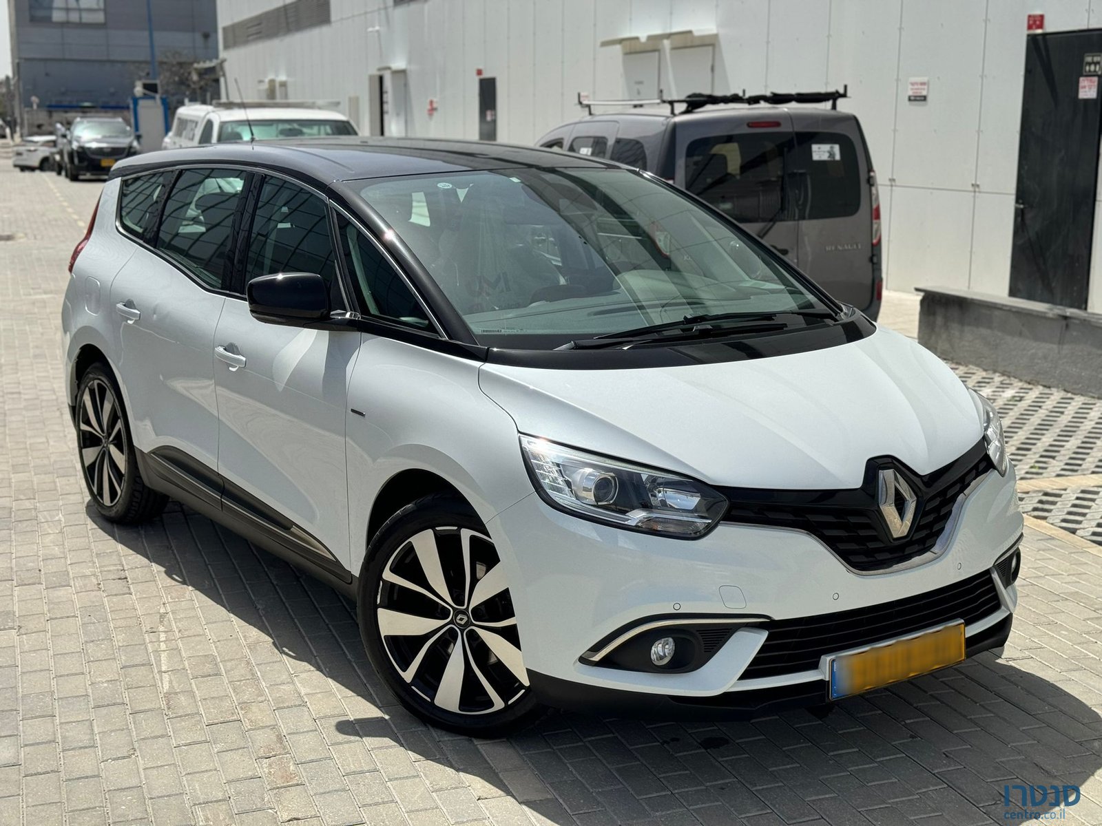 2021' Renault Grand Scenic photo #2
