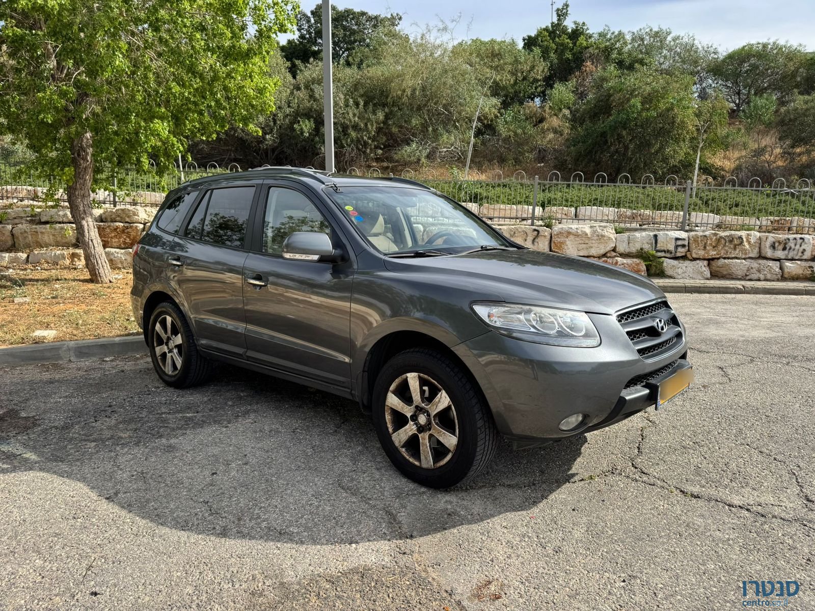 2010' Hyundai Santa Fe photo #2