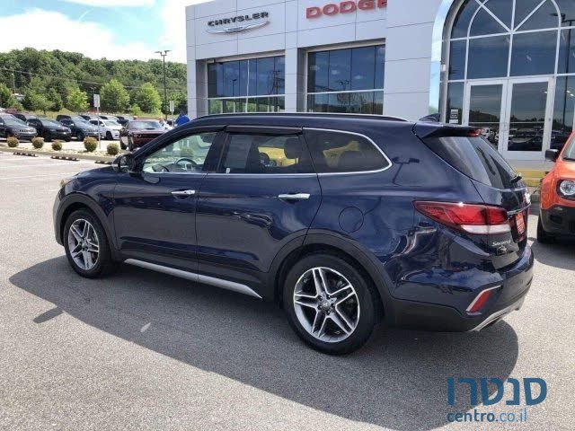 2018' Hyundai Grand Santa Fe photo #3