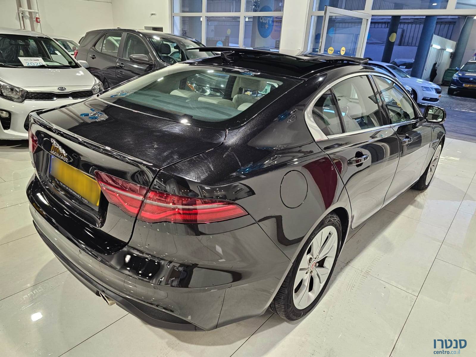 2021' Jaguar XE photo #2