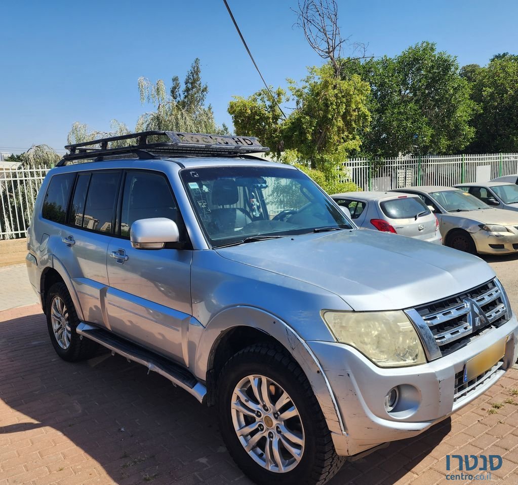 2013' Mitsubishi Pajero מיצובישי פג'רו photo #1