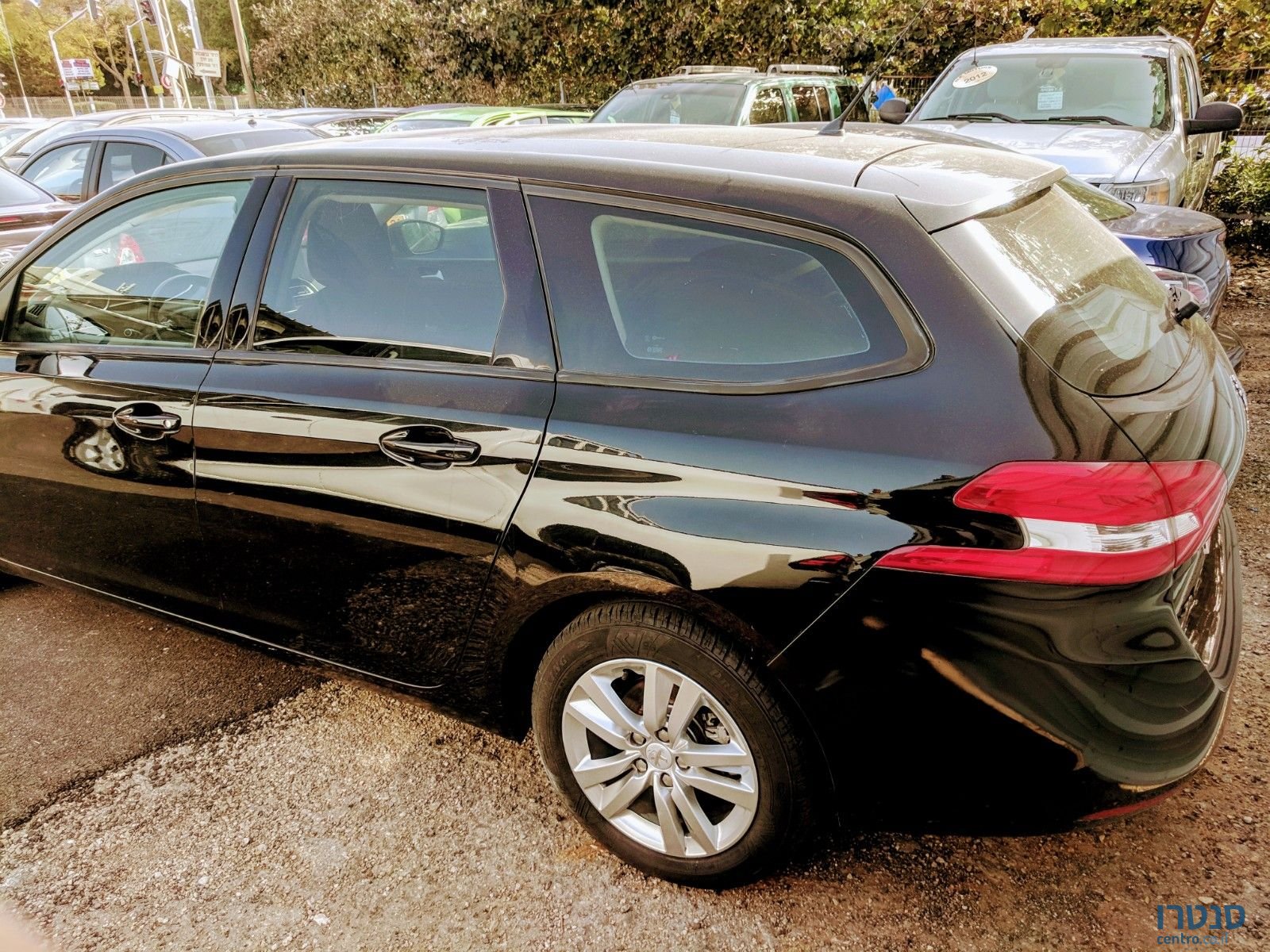 2015' Peugeot 308 photo #3